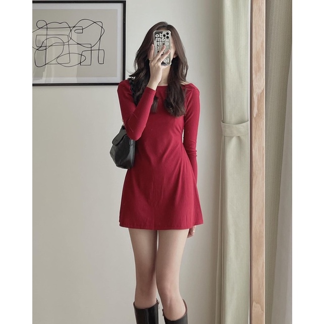 Đầm thun trơn basic tay dài cổ tròn hở lưng ngắn trên gối dáng xòe