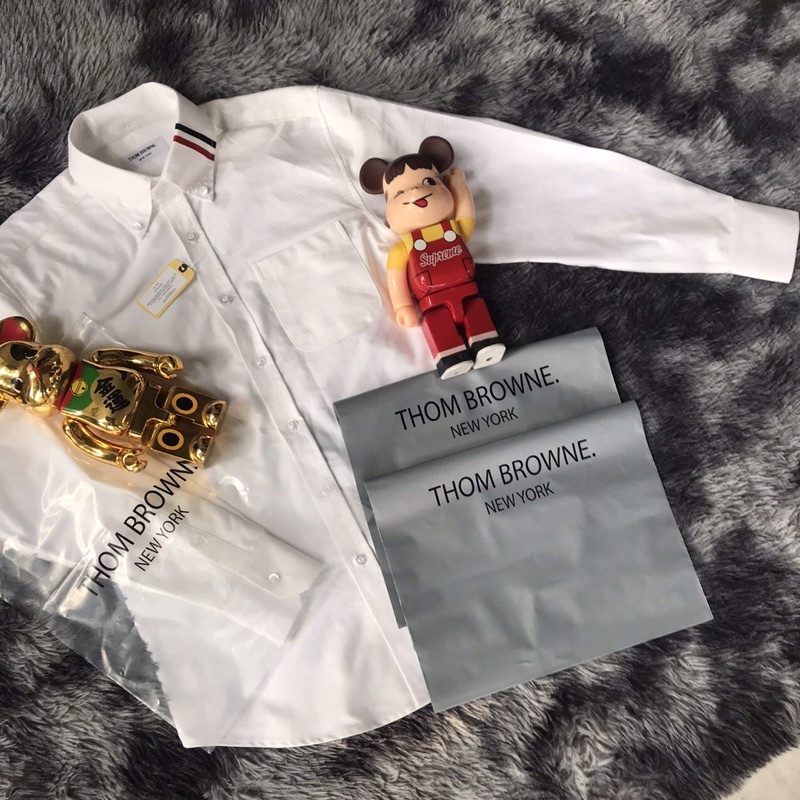 Áo sơ mi Thom Browne trắng viền cổ