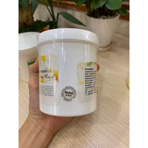 Gel tẩy da chết mặt hoa cúc