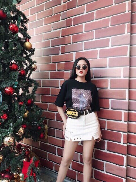 Chân váy kaki đục lỗ cá tính may kèm quần bên trong rất đẹp | BigBuy360 - bigbuy360.vn