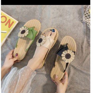 Dép xỏ ngón gắn hoa cúc dễ thương