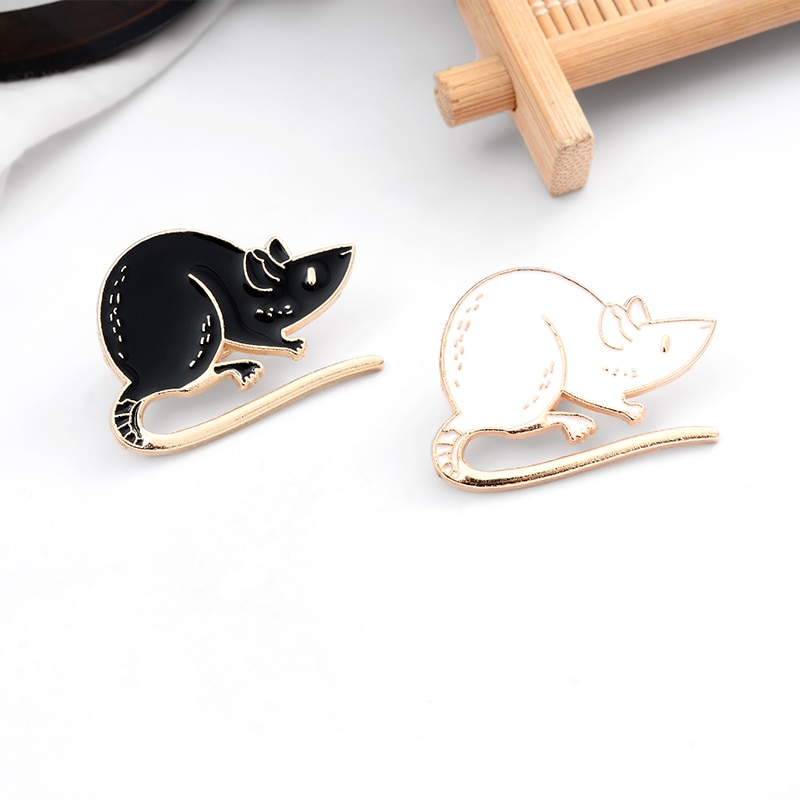 Ghim cài áo tráng men QIHE JEWELRY hình chuột màu trắng/ đen đáng yêu