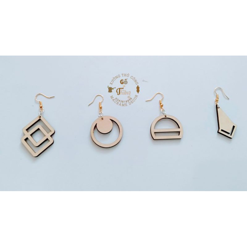 Set 04 đôi khuyên tai gỗ.