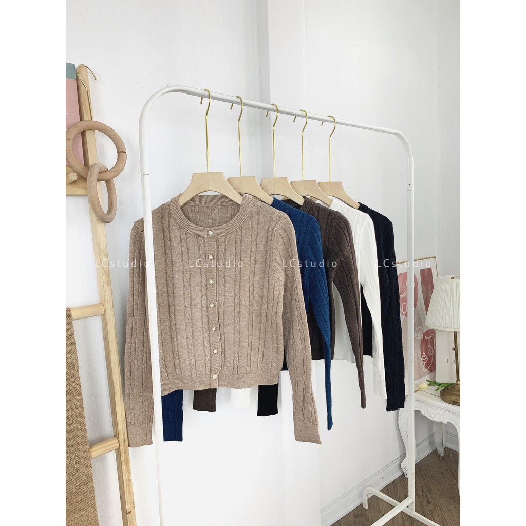 Áo len thừng crop top dài tay em về mẫu khuy ngọc rùi ạ, chất len mềm mướt, dầy dặn đẹp mê luôn👍