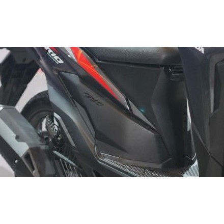 Nhựa nhám PGM-FI VARIO, CLICK 2018 2021 chính hãng Honda, Ốp cốp yên 83520K59A70ZB / 83620K59A70ZB