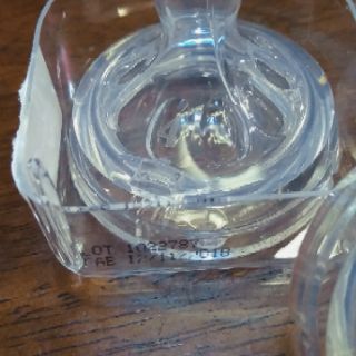 Thanh lý núm ty mới Philips Avent Natural