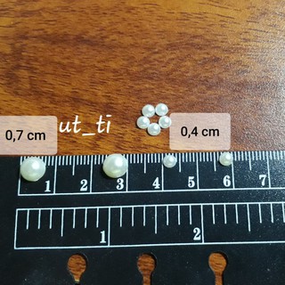 2 túi hạt dẹt nhựa ( ngọc nhựa 1 nửa )