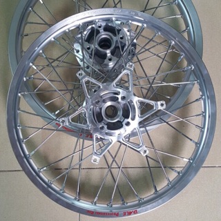 Bánh căm sonic hàng thái  đùm mạ crom..căm osaka..niềng nhôm Dale.. bánh gắn như zin nha ae