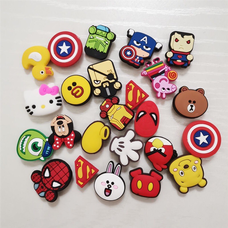 Jibbitz, sticker, charm gắn dép sục, dép cá sấu 2D (giao ngẫu nhiên)