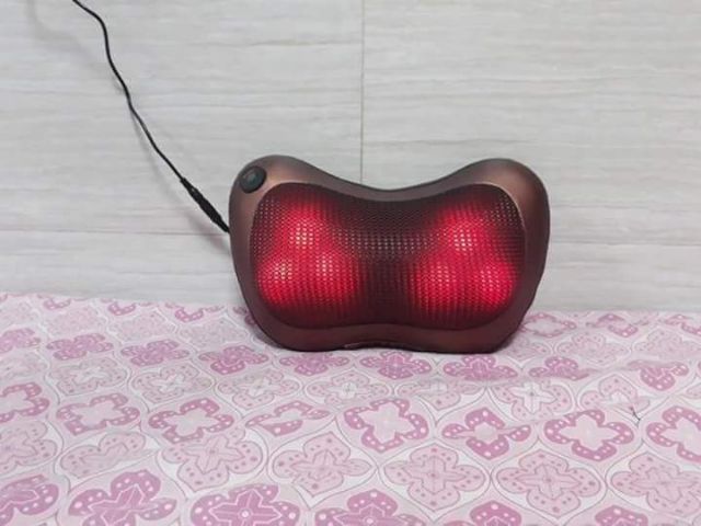 Gối massage Magic 6 bi và 8 bi. Gối có các chế độ có hồng ngoại và không hồng ngoại.
Dùng được cho nhiều vị trí trên cơ