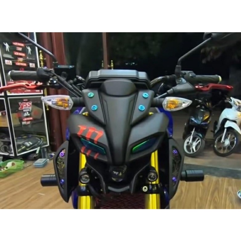 dán decal mèo cào monter mặt nạ chóa đèn r15 mt15 cbr150 tfz fz150 fz155 gsx ex winner sh nvx raider satria nouvo ab