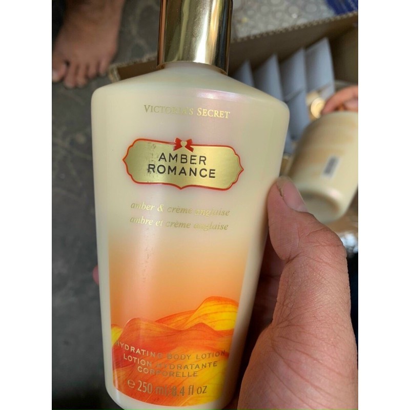 Sữa Dưỡng Thể Victoria's Secret Amber Romance 250ml