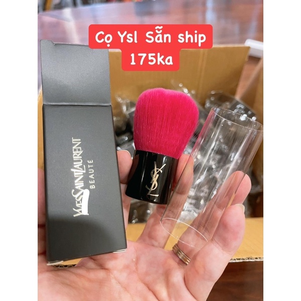 Cọ trang điểm kabuki YSL có box siêu cute 🥰🥰🥰