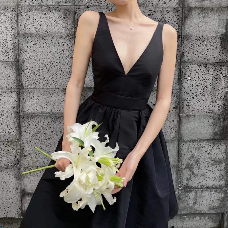 Đầm Hai Dây Cổ Chữ V Dáng Ôm Thời Trang Quyến Rũ Cho Nữ