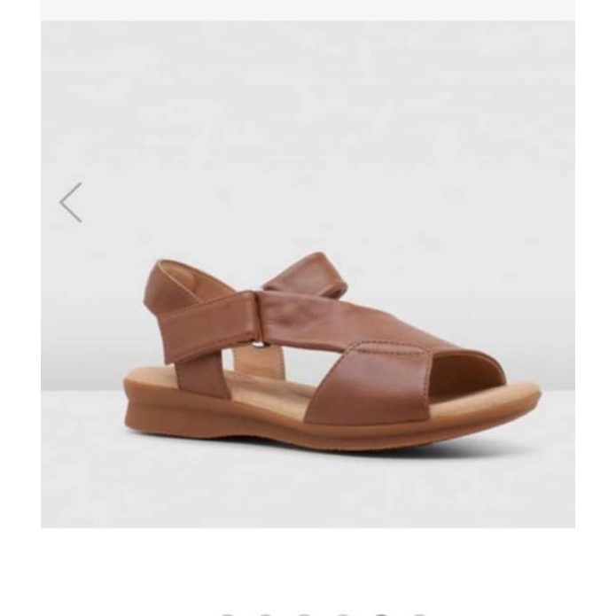 Giày Sandal Hus da thật nâu và đen, giá học sinh