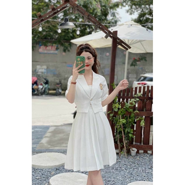 (FreeShip 2022) Sét váy nữ hàng thiết kế,áo vest from croptop mix chân váy xếp li,tone màu tôn da,hàng chuẩn shop