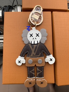 Móc khoá LV - KAWS