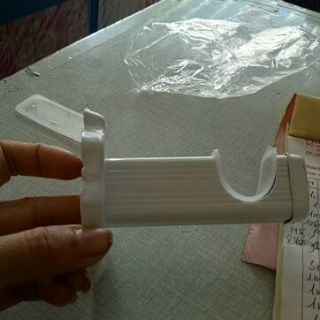 Trụ đỡ thanh rèm gắn tường