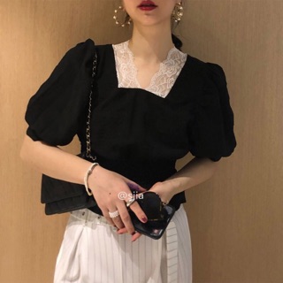 Áo cổ vuông mix ren tay bồng