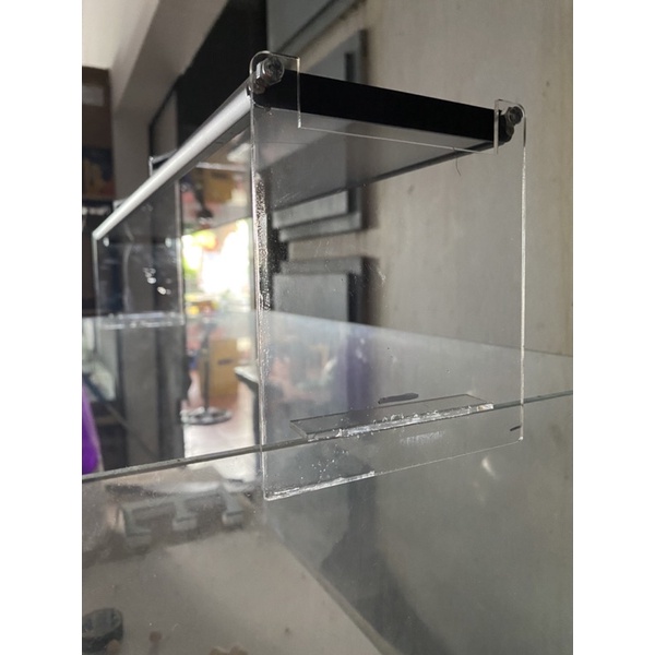 Chân gác mica máng W106