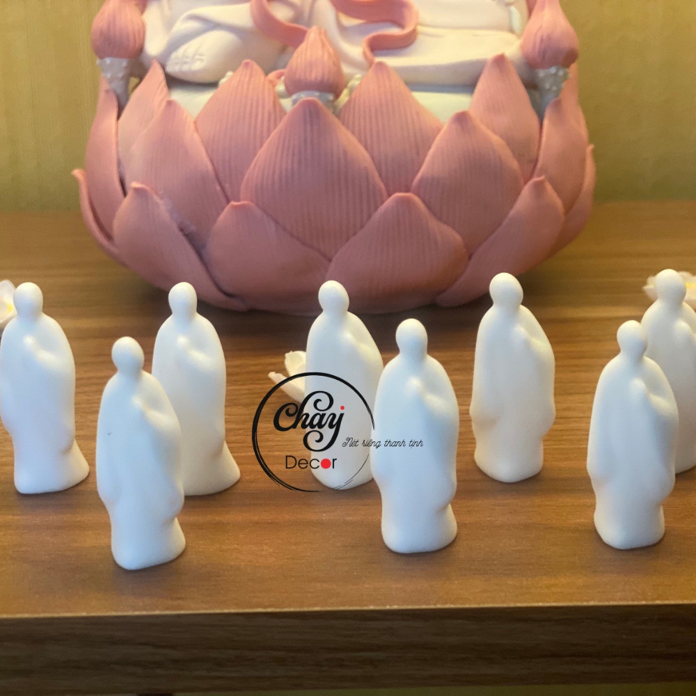 Tượng Gốm Trắng Mini Vô Diện Bái Phật, Niệm Phật Trang Trí Tiểu Cảnh Đèn Led Thác Trầm Hàng Đẹp - Chay Decor