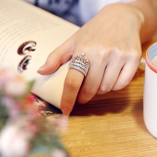 Set 2 nhẫn hình vuơng miện nữ hoàng sang trọng