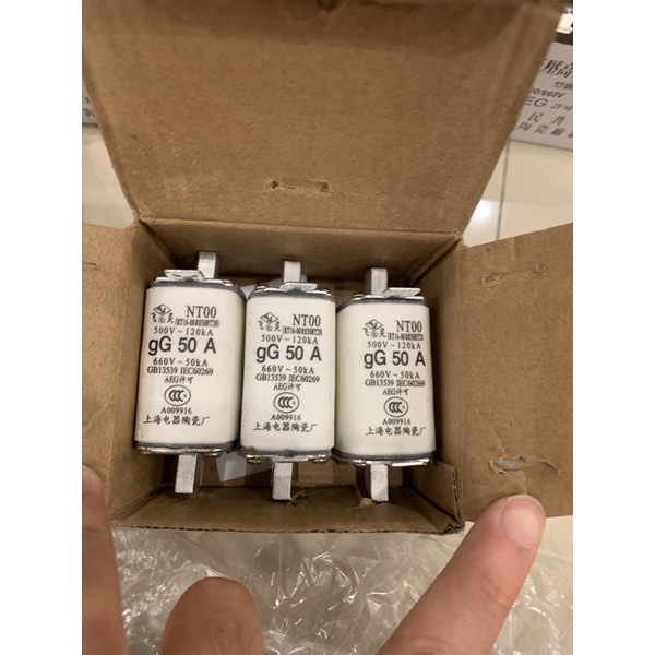 Cầu chì sập 50A ,63A, 80A trong điện công nghiệp