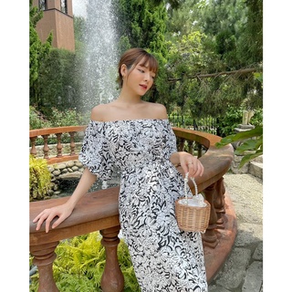 COLUS - Đầm Có Tay Hở Lưng Form Dài