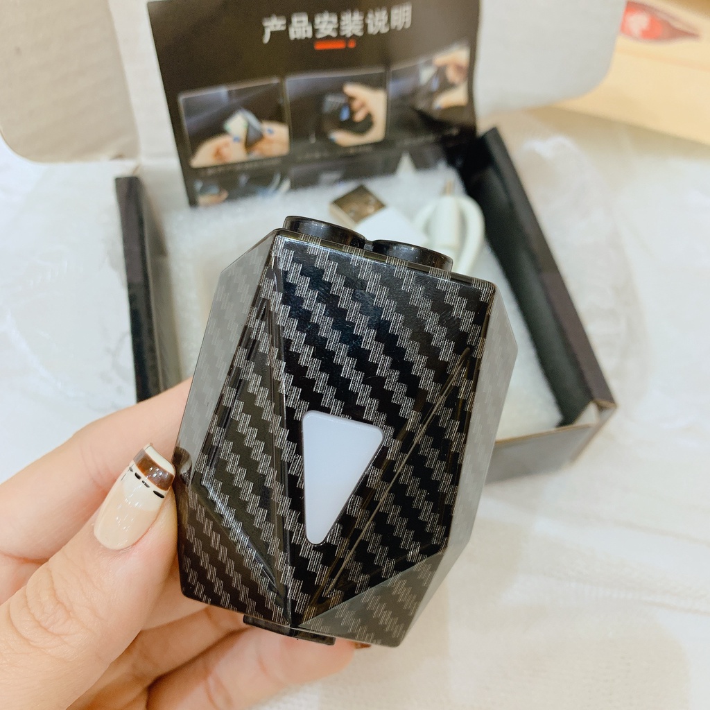 Đèn led gắn xe, đèn led trang trí laser không dây hình hoạt hình gắn cửa xe hơi xe máy