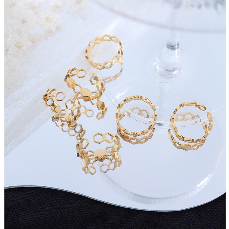 Nhẫn Tổ Ong Rỗng Titan Ko Đen TT 4267