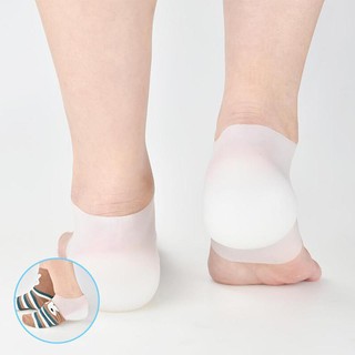 Đôi tất đệm gót chân đồng thời tăng chiều cao 3cm, có lỗ thông hơi thoáng khí, chất liệu silicon