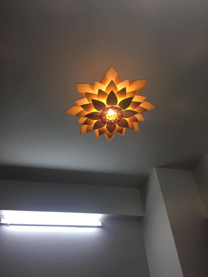 ĐÈN GỖ hoa sen treo tường