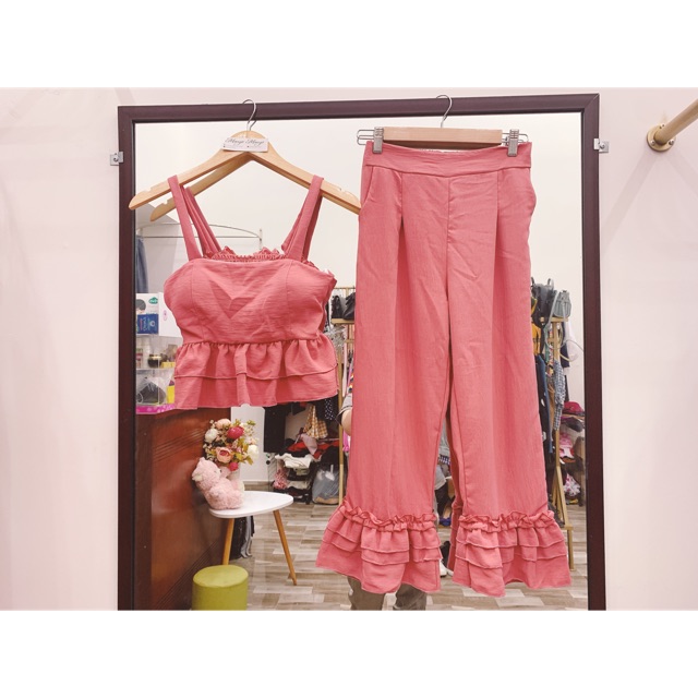 Set hồng áo có cúp ngực phía sau bo thun freesize ct102 pass 80k
