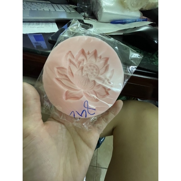 Khuôn silicon hoa sen can 9cm làm xôi hoa đậu , bánh trung thu