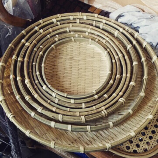 Mẹt đan bằng tre