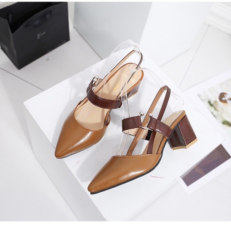 Giày cao gót vuông 7p bít mũi quai ngang nâu khóa gài bác sĩ