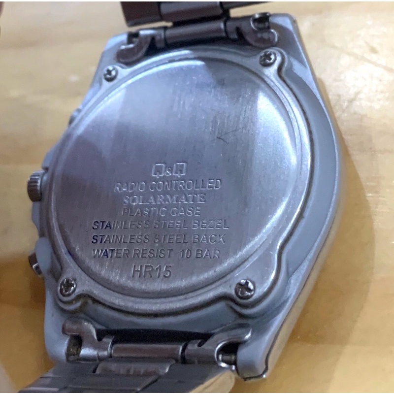 Đồng hồ nam Si Nhật.Máy Japan 100%.Pin Solar.Radio Control.Hiệu Citizen Q&Q.Size 40.Dây khoá Zin.Hàng VIP