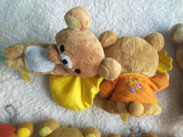 Gấu nhí và móc khóa Rilakkuma