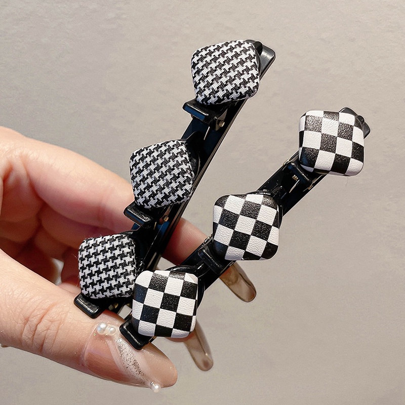 Kẹp Tóc Bện Kiểu Dây Bện Họa Tiết Caro Trắng Đen Cho Nữ