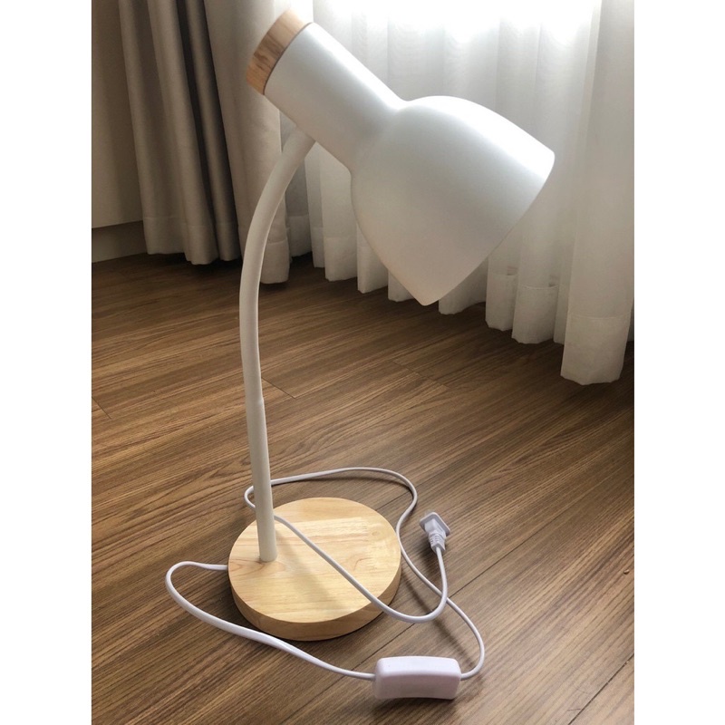 Đèn học đèn bàn làm việc chân gỗ vintage