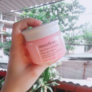 Kem tone up Innisfree