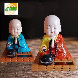 Tượng ông sư gõ mõ trang trí Tapo ôtô giúp thư giãn, tịnh tâm