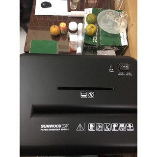 Máy hủy tài liệu SD9101