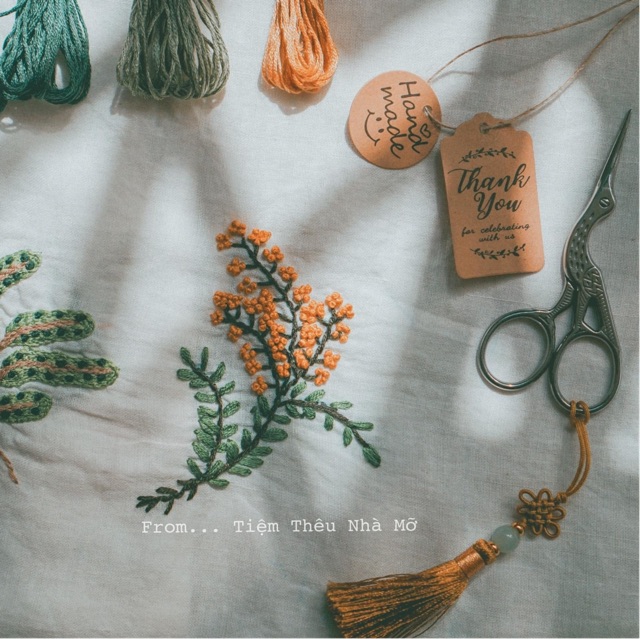 Kéo cắt chỉ thêu vintage xinh xắn và tua rua cột kéo
