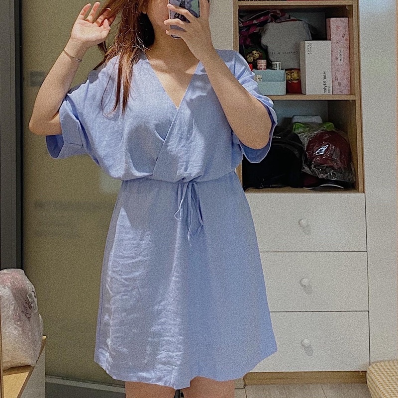 Đầm linen đắp chéo