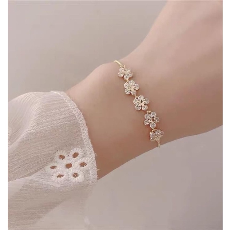 Vòng tay lắc tay đá xi mạ cao cấp màu vàng sang trọng