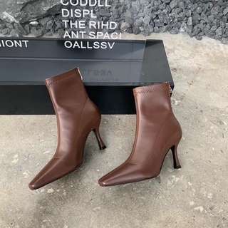 Boot cổ ngắn gót nhọn da mềm cao 7p