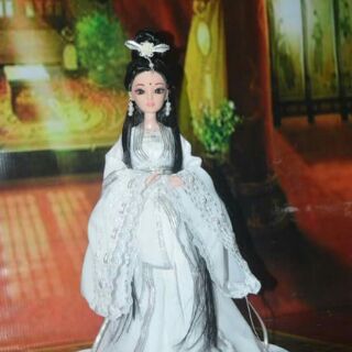 búp bê cổ trang