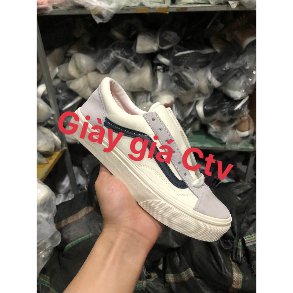 Giày thể thao style kẻ xanh than