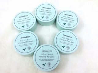 Phấn phủ bột kiềm dầu innisfree